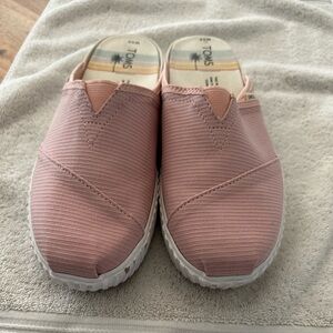 Toms Pink Mules with Textured Fabric and Open Back
